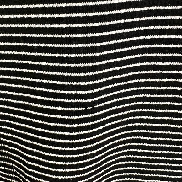 Lululemon Black and White Striped Swiftly Tech Short Sleeve tee - Picture 2 of 5